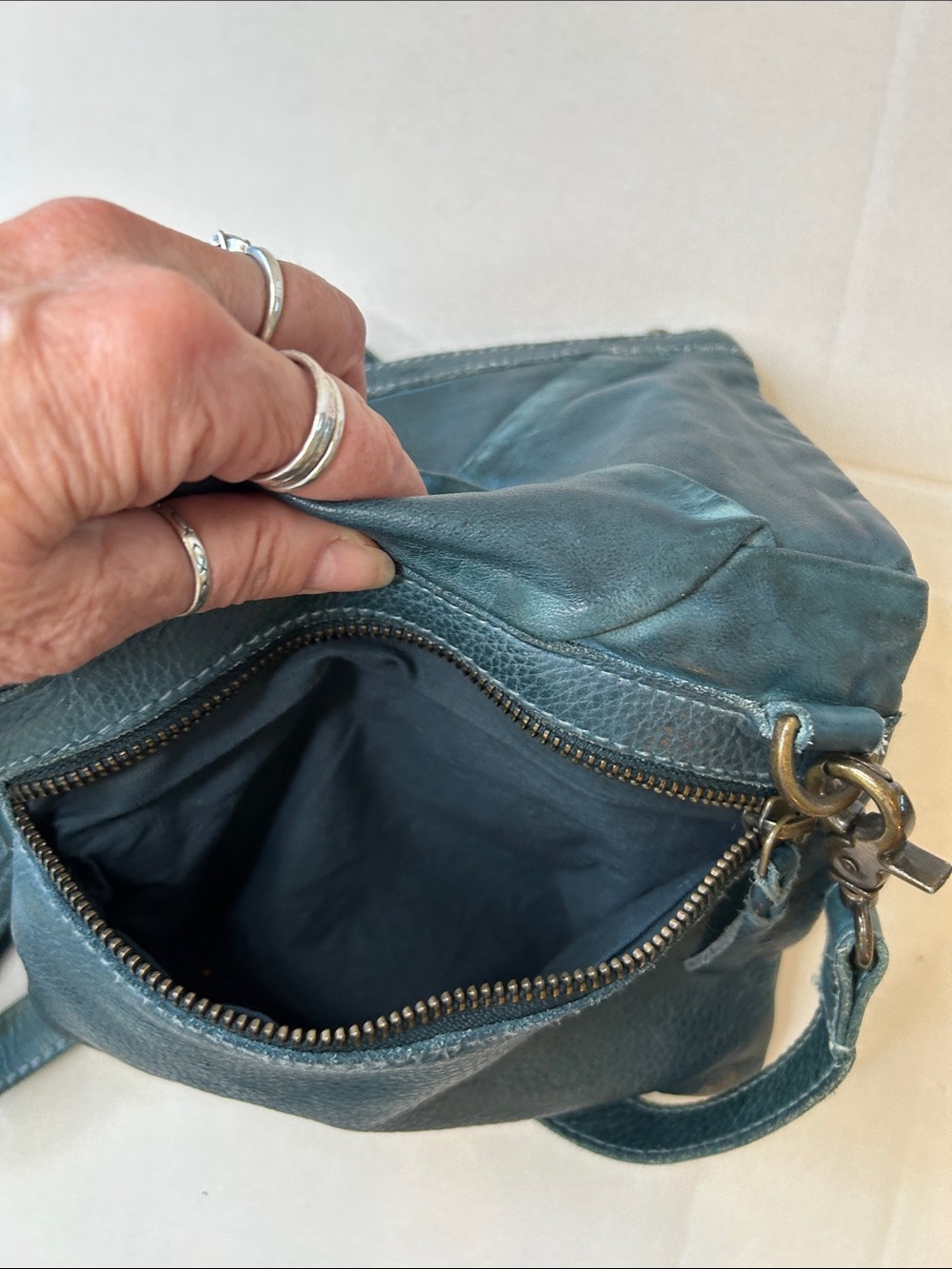 AMSTERDAM HERITAGE LEATHER CROSSBODY TEAL GREEN STRUCTURAL FOLD OVER PURSE - Picture 6 of 10